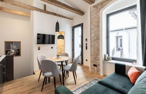 Brick & Beam Loft Duplex -30sqm- near Antonplatz - Foto 2