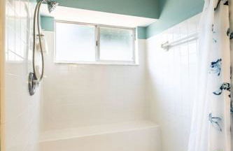 Beach Retreat with Backyard Flair and Yard Games - Foto 25