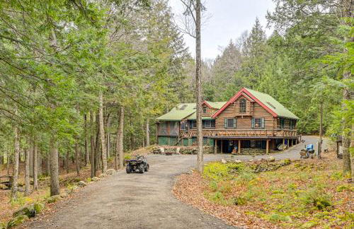 On-Site Pond and Trails Lake Luzerne Cabin - Foto 42