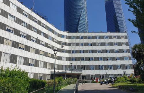 Bonito Apto Cinco Torres Plaza Castilla - Foto 32