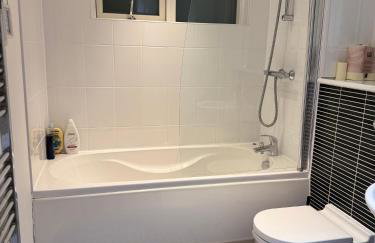 Havilah House- Stunning 2-Bed Apartment by the Beach and Swansea Marina - Foto 24