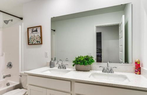 Quiet Avon Home - Near Indianapolis Speedway! - Photo 20