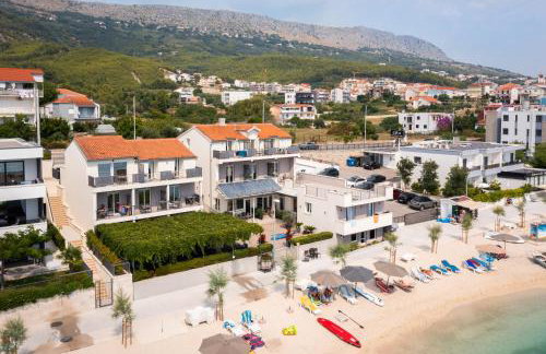 Seaside Luxury Suites - Photo 14