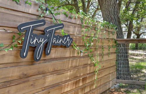 The Tiny 'Tainer - Tiny Container Home w. Hot Tub! - Foto 8