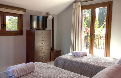 Zissis Villa & pool 5min drive to beach - Foto 12