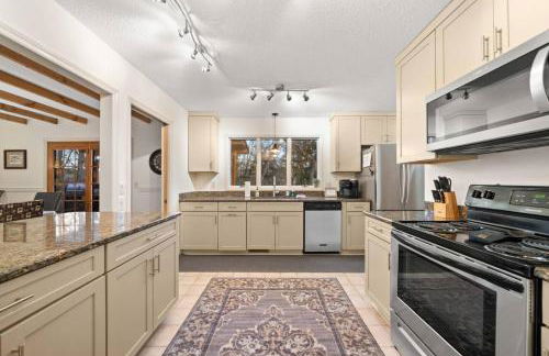 Hickory Hills - Ultimate Asheville Getaway, Hot Tub and Gas Grill! - Foto 16