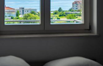 Apartment Rina with Heated Jacuzzi - Photo 6