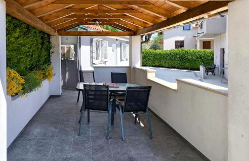 One-Bedroom Holiday Home In Zminj - Photo 2