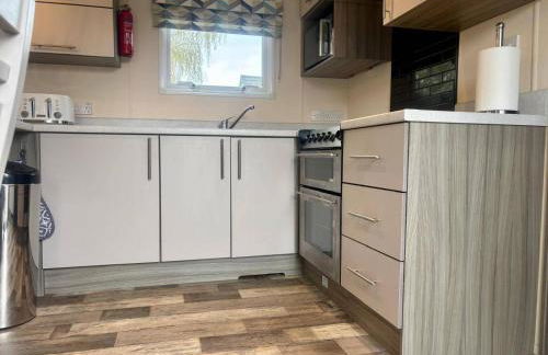 Caravan in Holcot - Sleeps 6 - Pet Friendly - Foto 14