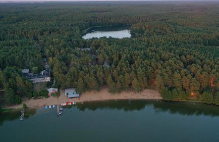 Domek wypoczynkowy w lesie nad jeziorem - Foto 18