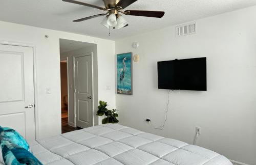 Luxury Oasis Suite - Photo 17