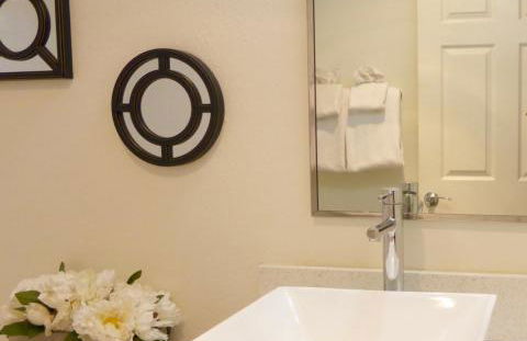 Designer Penthouse 2 Bedroom with Balcony Beverly Hills Adjacent - Foto 95