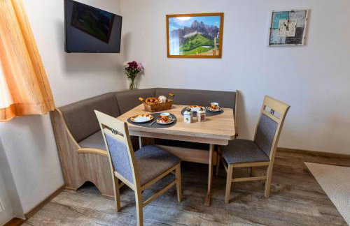 Haus Hindelang - 2 FeWos mit Zugspitzblick, inkl Königscard, gratis Parken & WLAN, Self Check-In, 5 Minuten ins Zentrum - Foto 24