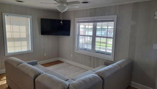 Waterfront, dock, Hot tub, kayaks, King Bedroom with amazing views, RELAXATION, 2 miles to the beach - Foto 5