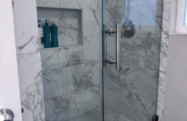 Cozy 4 Bed -4 Bath - Foto 12