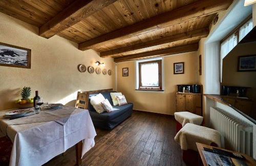 MCX Vacation Rental - MAISON LOZ duplex in typical village in Valtournenche with modern comforts just 2 minutes from the cable cars! - Foto 9