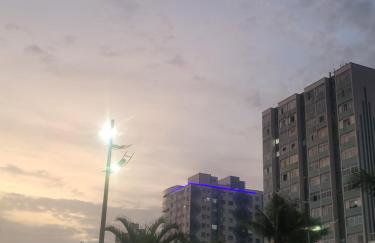 Apartamento Aconchego Frente Mar - Vila Guilhermina Praia Grande SP - Cozinha Completa - Climatizador de Ar - TV a Cabo - Wi-Fi - Photo 42