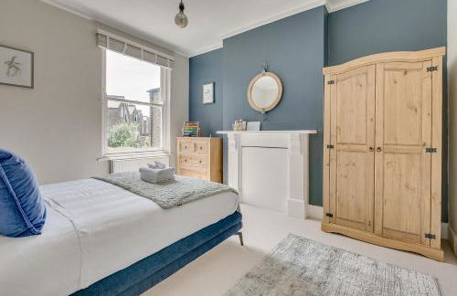 Balham near Tube Victorian House 4 Bedrooms 9 beds - Photo 15