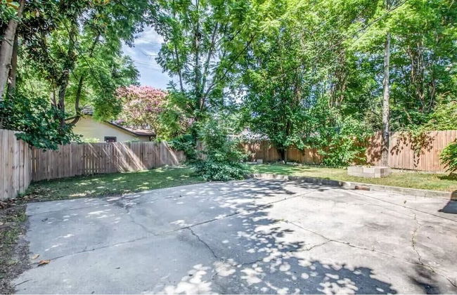 Cordova Colonial - Photo 11