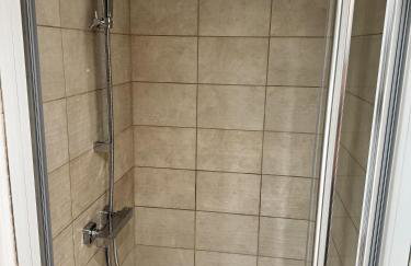 Cozy Studio - Near Stadium - Free Parking - Photo 3