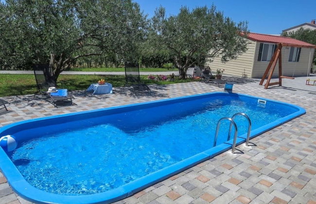 Alluring Holiday Home in Pakoštane With Swimming Pool - Foto 1