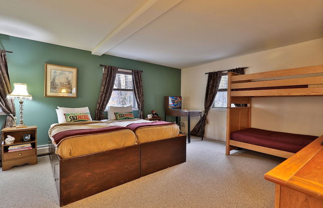 The Tanglewood Lodge: Amazing Ski Home For Groups. Hot Tub. Close To Killington Resort! 4 Bedroom Home - Photo 6