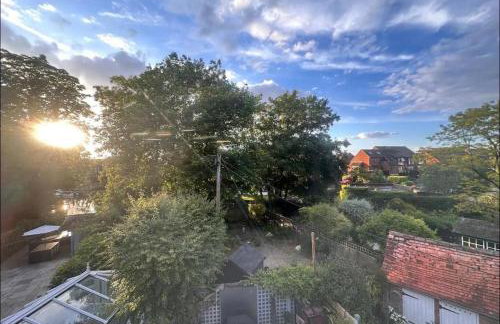 2 Bed Holiday Home with River Views - Photo 9