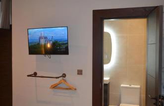 Afan Valley Hotel Suites Elegant Valley Stay for Contractors with Digital Access - Foto 5