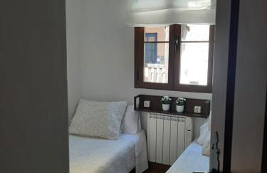 Casa con patio y chimenea en Piedralaves - Photo 15