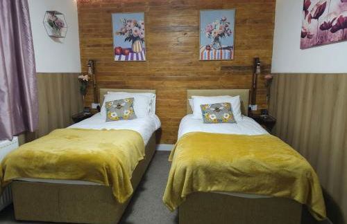 2 Bed Cosy House in London by Zaftastic Stays - Photo 27