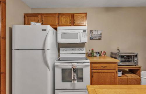 Cozy Bungalow Just Minutes from Mystic, Westerly Beaches, Boating and Casinos! bungalow - Foto 35