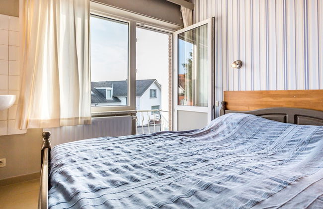 Apartment in Koksijde Near the Beach - Photo 3