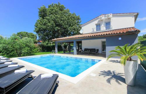 Wonderful villa wit pool surrounded by nature, high level of privacy a few minutes to the beach and town center by car by WiiBuk - Foto 42