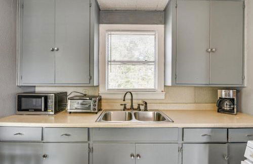 Near Sabine Lake Pet-Friendly Apt in Port Arthur - Foto 11