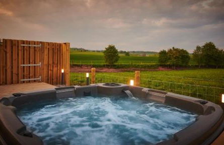 Luxury Hideaways - Photo 13