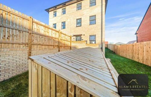 Spacious 2-Bed House, Free Parking, Fast Wi-Fi, Netflix, Contractors Welcome - Photo 43