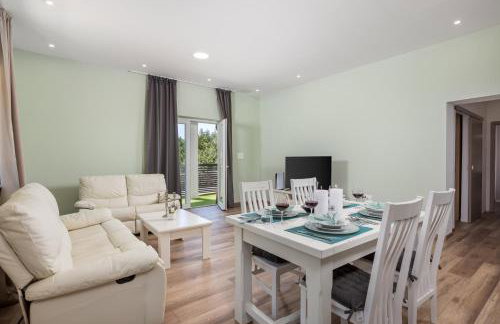 Villa Mirjam with swimming pool, jacuzzi and sea view - Foto 9