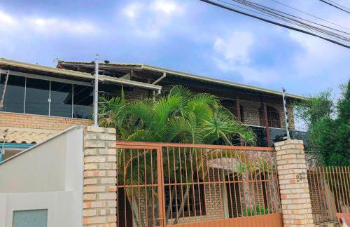 Casa espaçosa com sala de jogos interna e externa - Photo 3