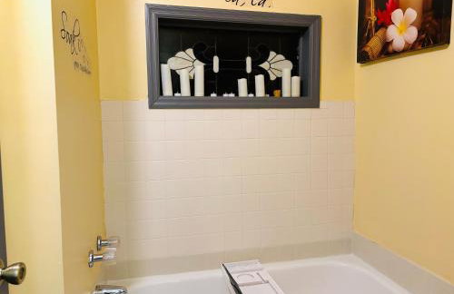 Large 3BR Home for Families and Work Stays With Fast WIFI - Foto 17