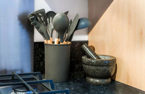 2BR Modern Flat With Free Parking - Foto 17