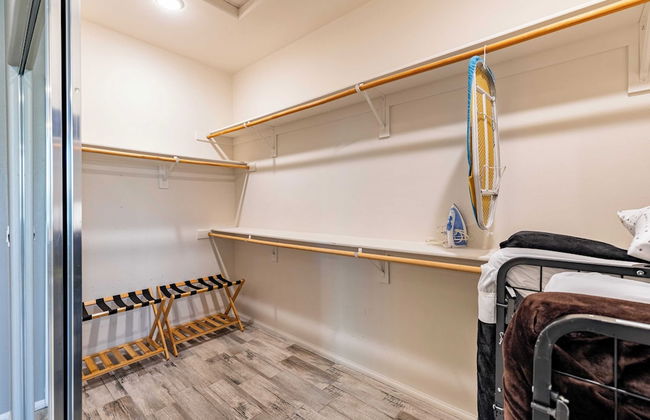 Luxe Indio Stay w/ Pool, Tiki Bar & Fire Pit Near Coachella Longfellow - Foto 16