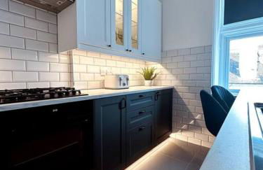 The Retreat - Large Luxury Apartment, Two Mins From Beach - Foto 1