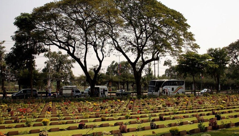 Full Day Trip to Kanchanaburi with Erawan Waterfalls - Foto 3