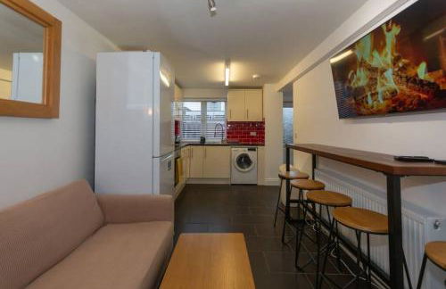 BrumStay UK® 5-Bed House Ideal for Long-Term Stays - Foto 40