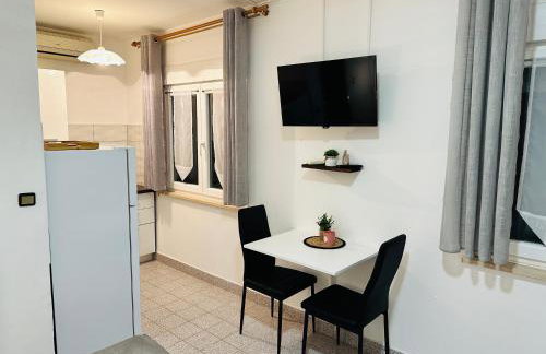Studio Apartment near Beach Petrčane - Quiet & Central - Unit 3 - Foto 8
