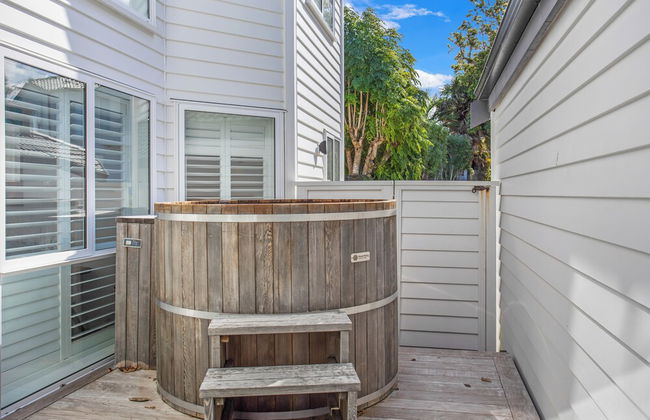 The Oasis Home with Hot Tub and Parking - Foto 20