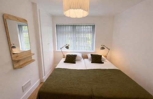 Contractor Base Newport 3 Bed Van Parking Sleeps 5 - Foto 14