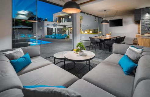 Stunning Home In Sivati - Photo 3