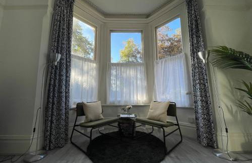 Spacious Flat! Sleeps 7, Pet Friendly and Parking - Photo 79