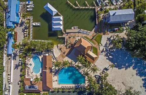 Coconut Castaway - Ocean Views, Walk to Beach, Golf Cart, Club Pool - Photo 36